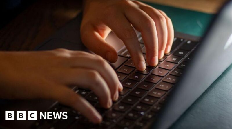 Bereaved families call for inquiry after suicide website warnings 'ignored'