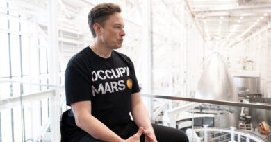 Elon Musk pushed Twitter users to stop using links. Now it looks like he's changed his mind. Why?