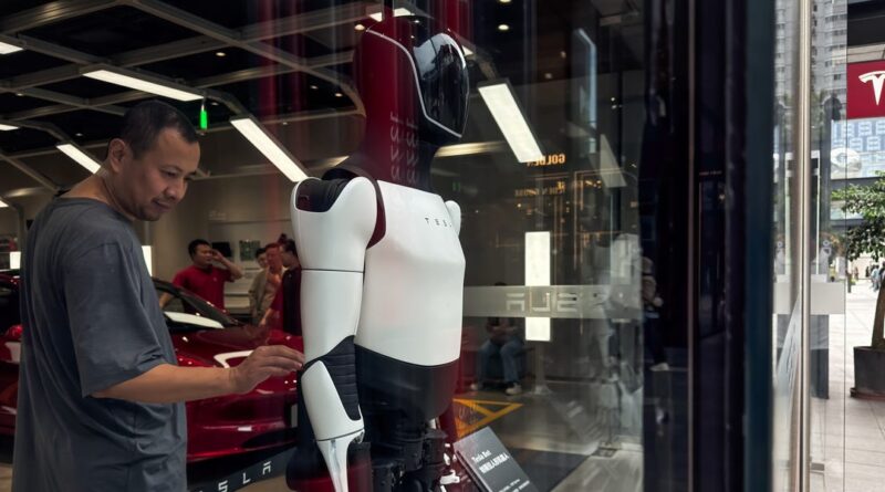 Elon Musk says Optimus will be an 'incredible surgeon'