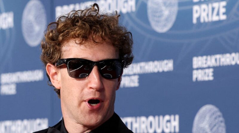 Forget the $100 billion club, there are now 6 people worth over $200 billion