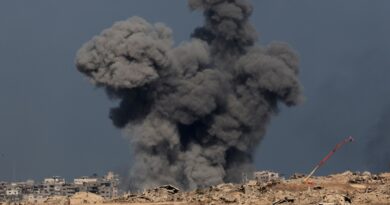 Gaza City residents set to return as Israel bombs before ceasefire starts