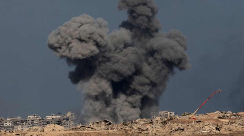 Gaza City residents set to return as Israel bombs before ceasefire starts
