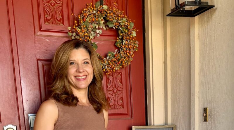 I live in Arizona, where it can be 100 degrees in the fall. I still decorate with pumpkins and fake leaves.