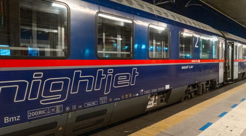 I spent 11 hours with 3 strangers in a shared cabin on a sleeper train in Europe. 6 surprises made me regret it.
