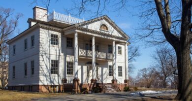 I visited a 'haunted' 18th-century mansion in New York City and saw things I couldn't fully explain