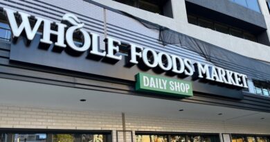 I went to Whole Foods' new small store and saw why it's a big part of Amazon's grocery growth plans