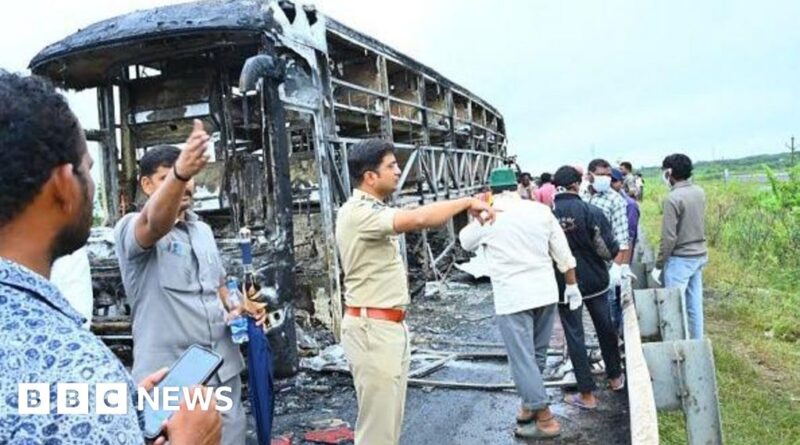 India bus fire: Hundreds of smartphones intensified blaze - reports