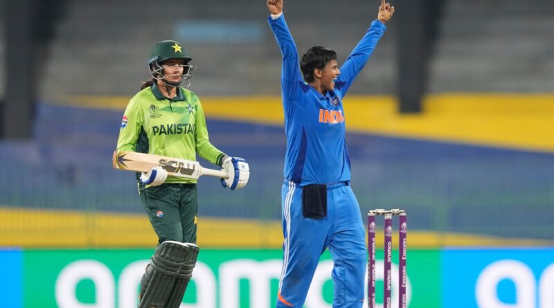 India thump Pakistan by 88 runs to go top at Women’s Cricket World Cup