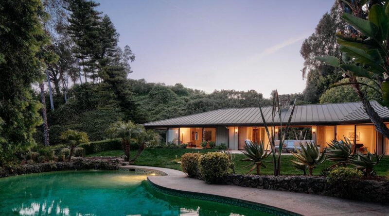 Inside A Beverly Hills Home That Hosted Reagan And Sinatra