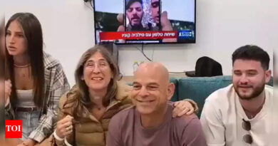 VIDEO: Hamas Fighters Release Seven Israeli Hostages From Gaza Amid Loud Cheer From Palestinians