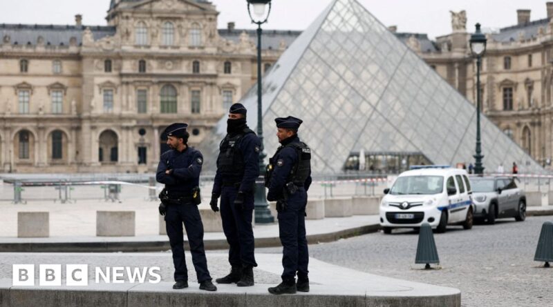 Louvre heist: Suspects arrested over theft of jewels, prosecutor says