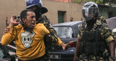 Madagascar president refuses to step down as antigov’t protests continue