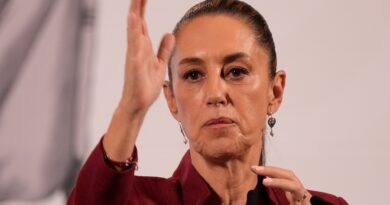 Mexico’s Sheinbaum says she and Trump agreed to extend trade deadline