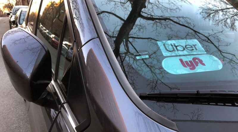Newsom signs bill giving Uber and Lyft drivers in California the right to unionize | TechCrunch