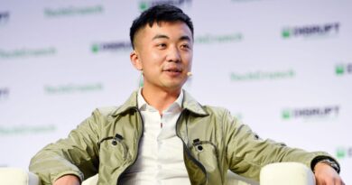 Nothing CEO says his smartphone startup is targeting Gen Z to break into a market dominated by Apple and Samsung