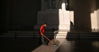 OMB says RIFs for federal worker layoffs begin due to government shutdown