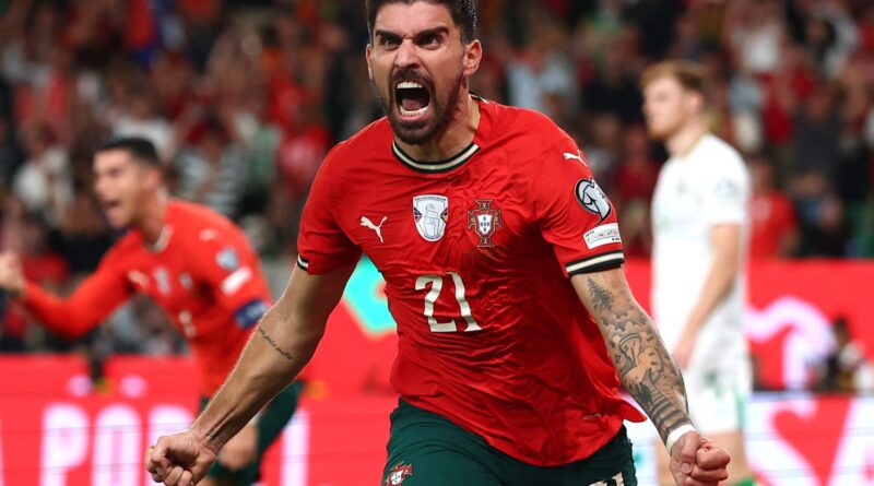 Portugal beat Ireland in injury-time in World Cup qualifier