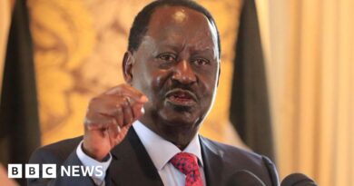 Raila Odinga: Kenyan opposition figure dies at 80
