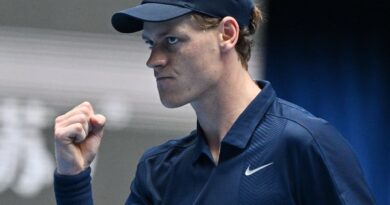Tennis: Sinner crushes Tien in straight sets to win China Open