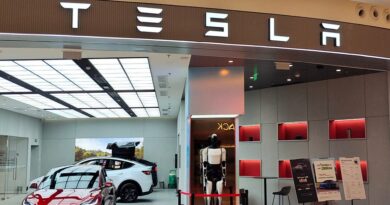 Tesla Q3 earnings: Investors await updates from Elon Musk on robotaxis, AI