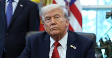 Trump administration argues furloughed federal workers aren't guaranteed back pay