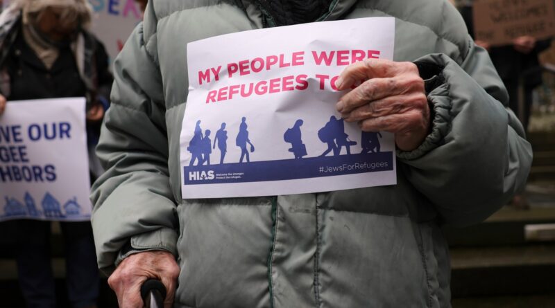 Trump announces  lowest refugee admission cap in US history at 7,500