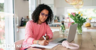 Wage growth slows slightly over summer