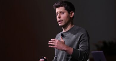 OpenAI CEO Sam Altman speaks during the OpenAI DevDay event on November 06, 2023 in San Francisco, California.