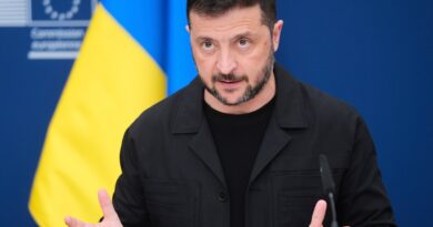 Zelenskyy urges Trump to broker end to Ukraine war after Gaza deal agreed