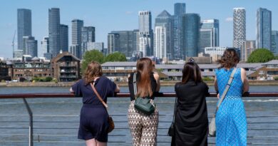 'Think big': A 35-year finance veteran urges Gen Z to start their own businesses as entry-level jobs dry up