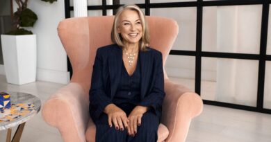 Relationship guru Esther Perel's solution to AI chatbots and ghosting? A new Substack.