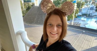 8 things to pack for a Disney vacation and 3 to leave behind, from a travel planner who's visited the parks over 40 times