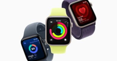 An image of three Apple Watch SE 3 models side by side showcasing different features: heart rate, sleep score, and fitness rings