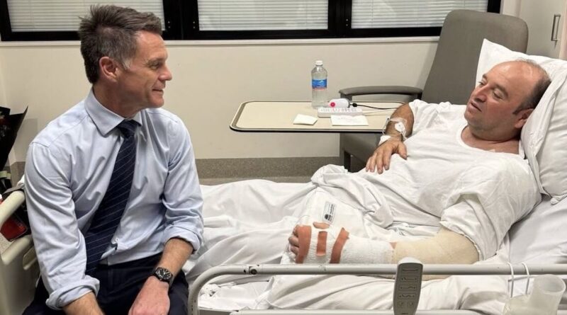 Ahmed al-Ahmed, Syrian Australian who fought off Hanukkah attackers, recovering from surgery