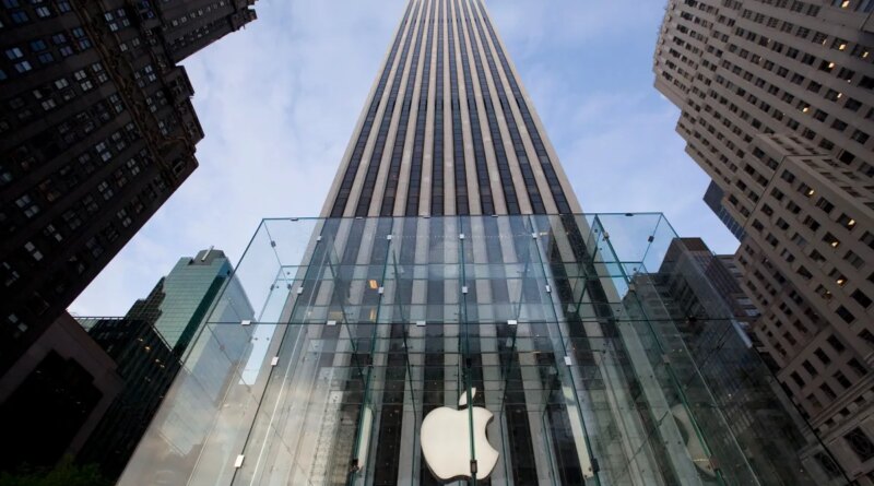 The entrance of Apple's new flagship store on Fifth Avenue.