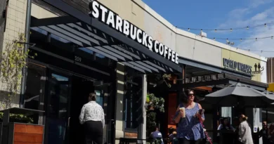 Brian Niccol said he wants Starbucks to feel like the coffee shop from 'Friends'
