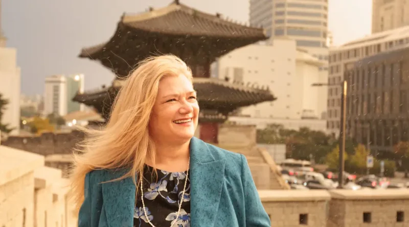Burned out in her 50s, she left corporate life. Starting over in Korea helped her heal.