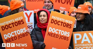 Doctors return to work in England after five-day strike