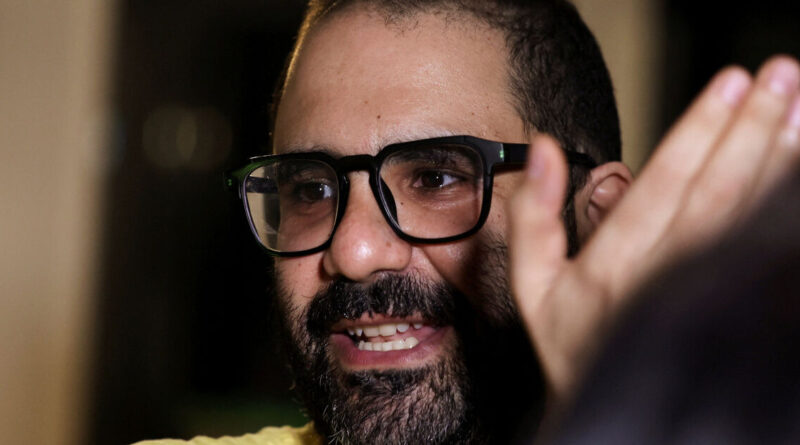 Egyptian-British activist Alaa Abd el-Fattah arrives in UK after release from Egyptian prison