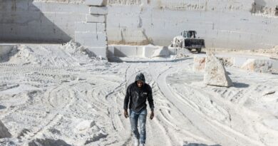 Famed Jerusalem stone still sells despite West Bank economic woes