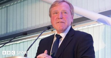 Hugh Morris gives a speech