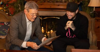 Jelly Roll, country-rap superstar who found music while serving prison time, pardoned by Tennessee governor in front of Christmas Tree | Fortune