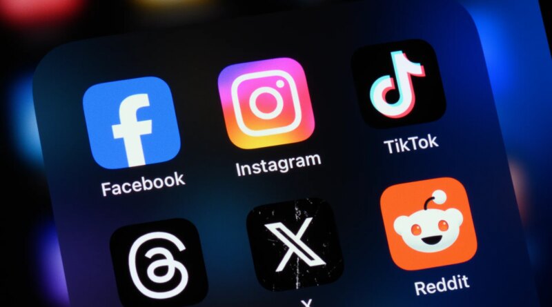 New York to require social media platforms to display mental health labels