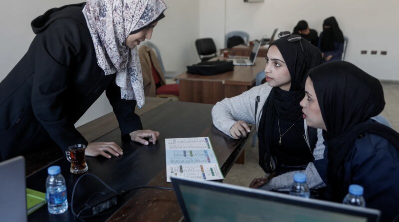 Photos: Gaza university resumes in-person classes