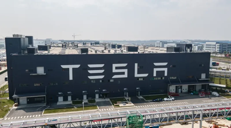 Tesla scored a win in China just as its biggest rival stumbled