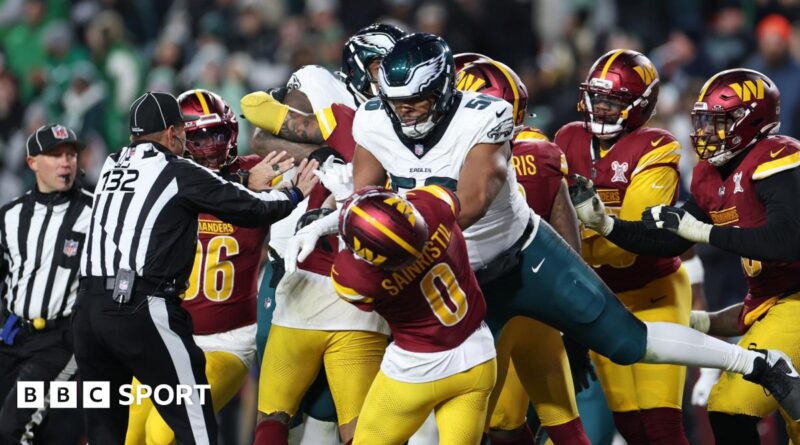 Players from the Philadelphia  Eagles and the Washington Commanders clashed in the fourth quarter of their game