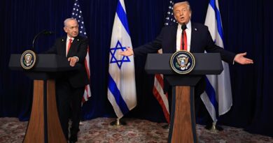 Benjamin Netanyahu, left, and Donald Trump stand at podiums during a press conference, with US and Israeli flags behind them.