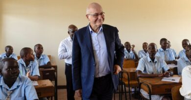 'I know the pain': ex-refugee takes over as UNHCR chief