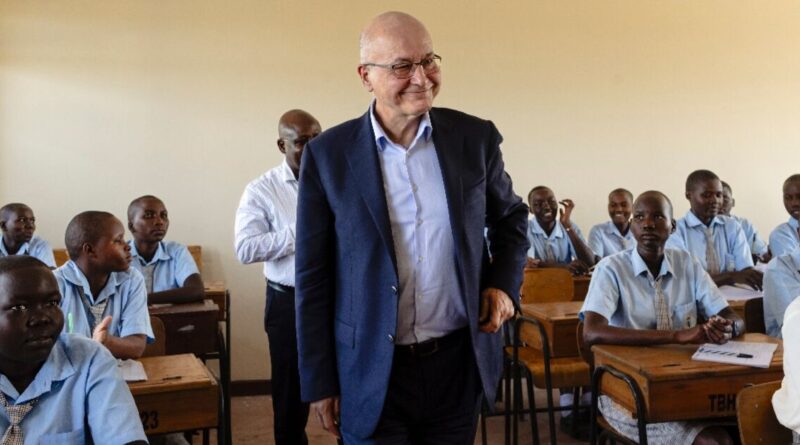 'I know the pain': ex-refugee takes over as UNHCR chief