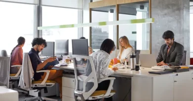 5 mistakes you should never make when interacting with coworkers, according to an etiquette coach